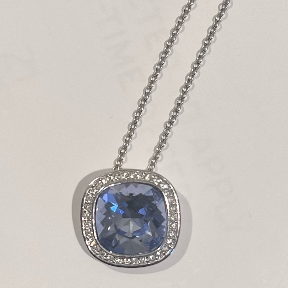 Swarovski Crystal Light Purple Pendant Neckalce